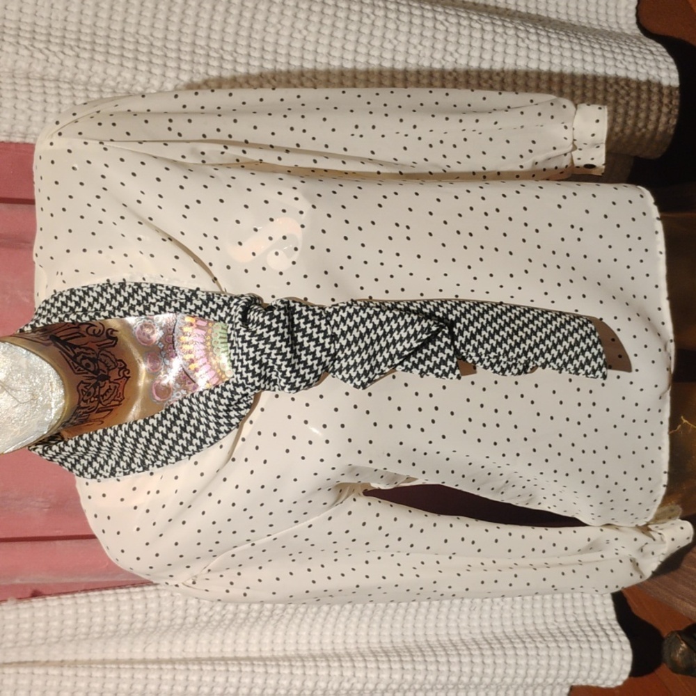 Silk top with decor neck tie